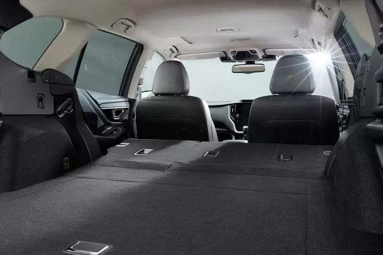 SUBARU OUTBACK Detail View