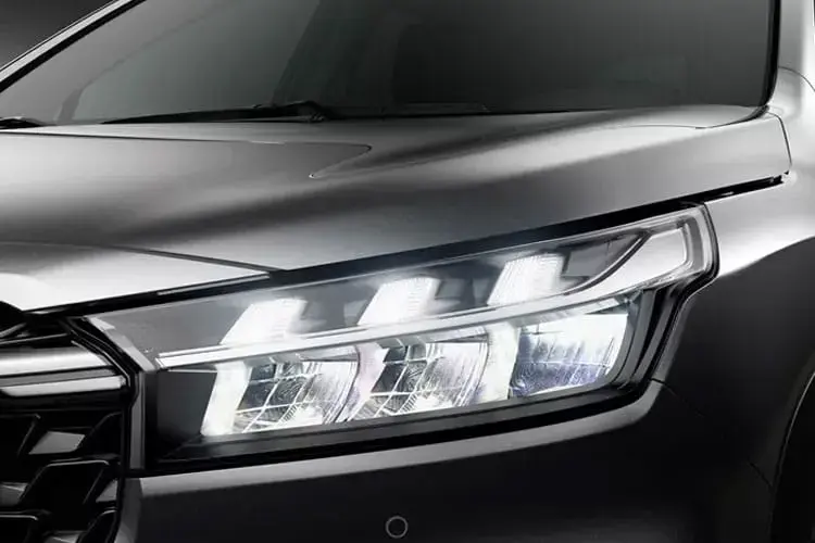 SUZUKI S-CROSS Detail View