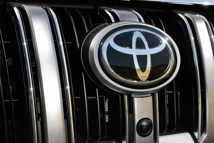 TOYOTA LAND CRUISER Detail View